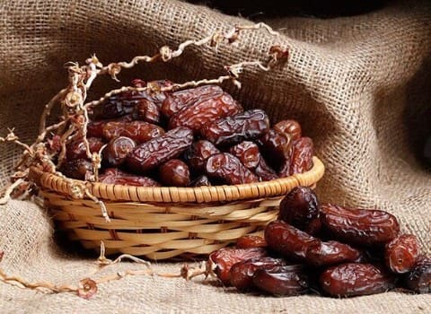 قیمت خرید خرما صادراتی پیارم + فروش ویژه